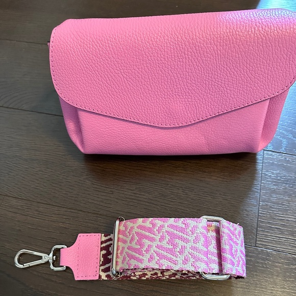 Crossbody leather bag - Picture 2 of 15